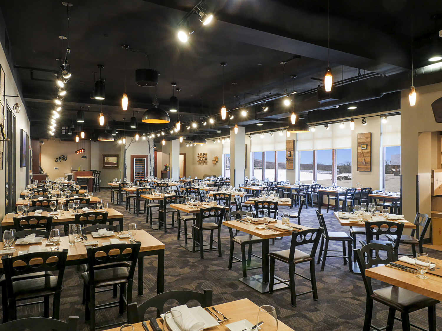 Willoughby's Restaurant - Gallery Image